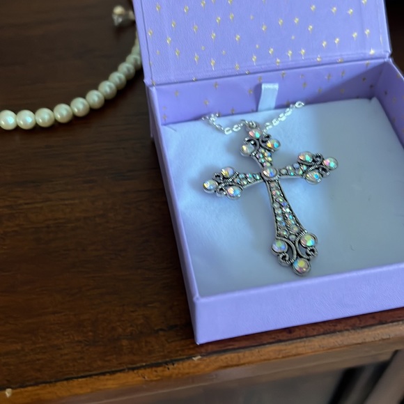 New Silver and Crystal s Cross Pendant, 18” Sterling silver chain Necklace, - Picture 6 of 9